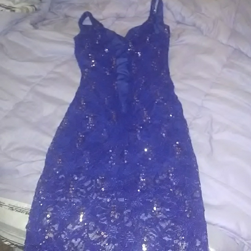 Dress - Picture 2 of 4